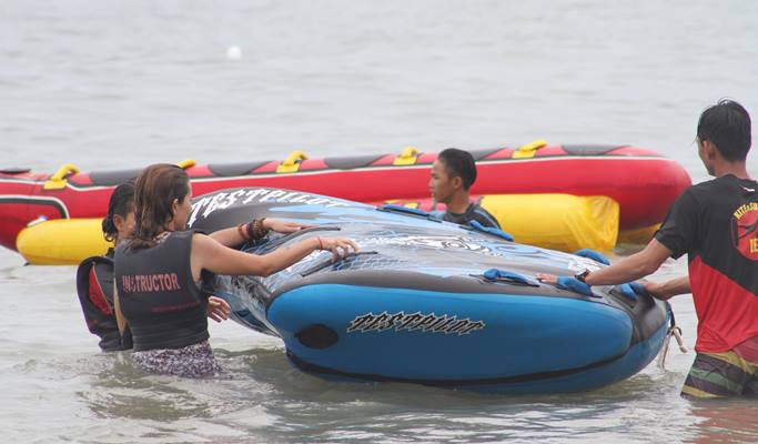 Mui Ne Banana Boat/Towable Tube Ride