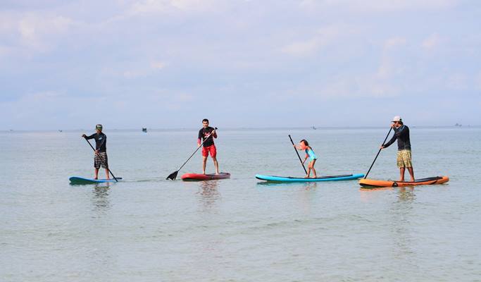 Mui Ne Kiteboarding & Stand Up Paddle Boarding Experience (Lesson/Equipment Rental)