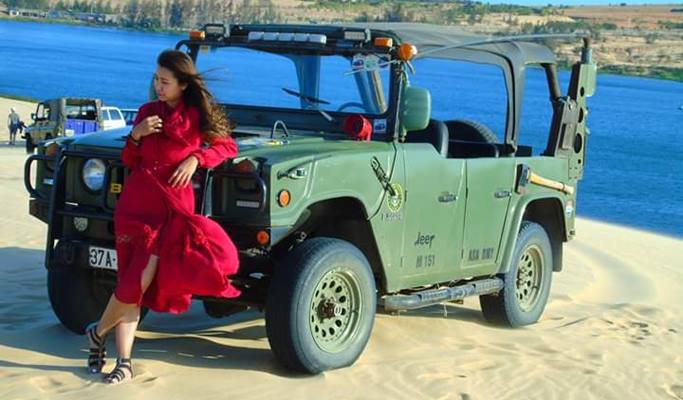 Mui Ne Sand Dunes + Fairy Springs + Fishing Village Jeep Sunrise/Sunset Tour (Join-in/Private)(+Sand Dune Jeep Ride Option)