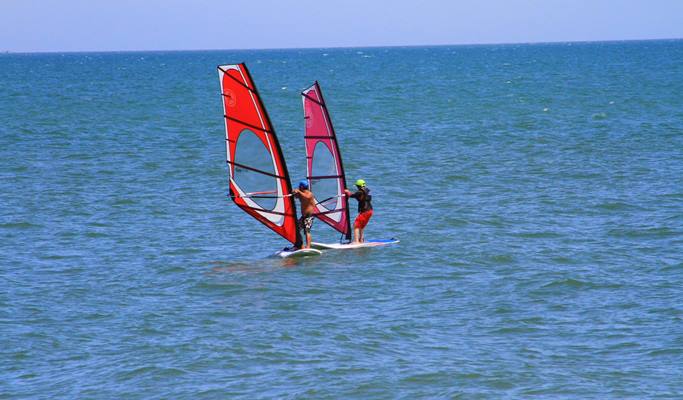 Mui Ne Surfing & Wind Surfing Experience (Lesson/Equipment Rental)