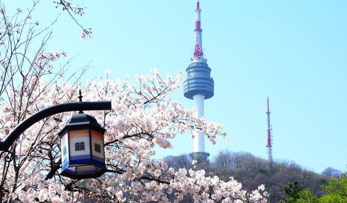 Hasil gambar untuk Seoul Namsan Tower