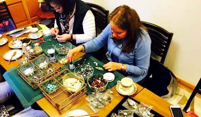 Traditional Mother-of-Pearl Lacquerware Craft Experience
