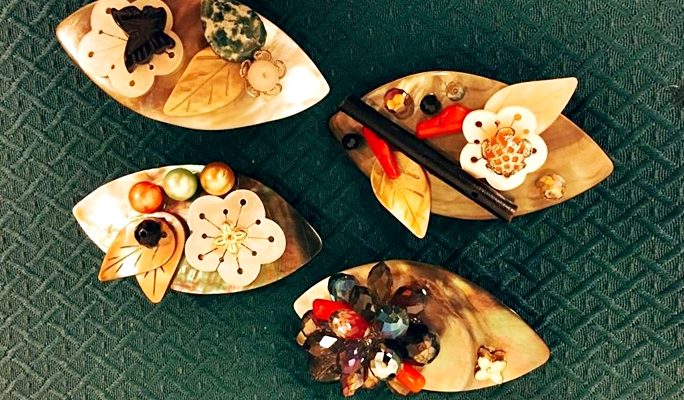 Traditional Mother-of-Pearl Lacquerware Craft Experience