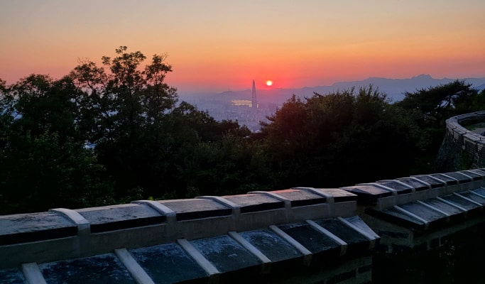 京畿道夜景之旅：聯合國教科文組織南漢山城 & 星光庭園 OOOZOOO 燈光節 1 日遊 (10~11 月)