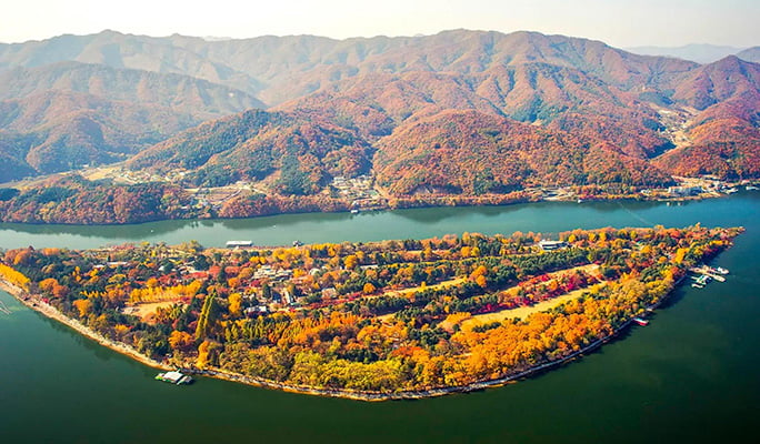Nami Island & Hanbok Rental (+ Begonia Bird Park/ Rail Bike/ Alpaca World) Tour - from Seoul