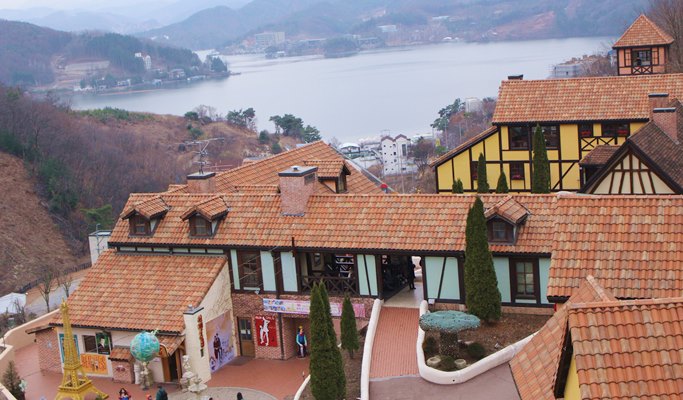 Elysian Gangchon Ski Resort + Nami Island + Petite France + Garden of Morning Calm Lighting Festival 1 Day Tour