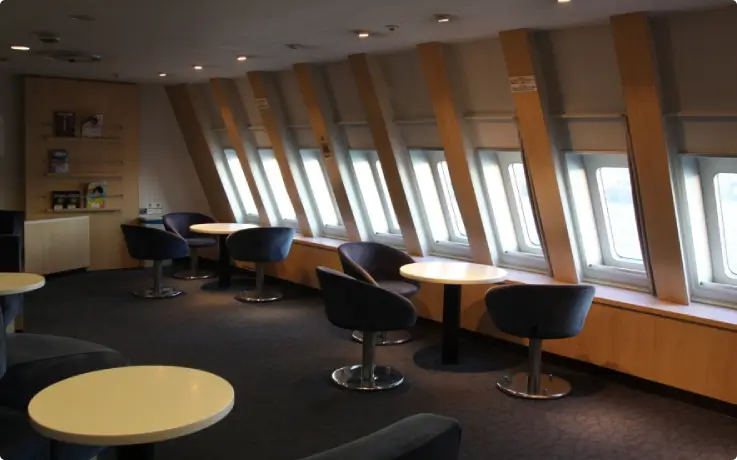 Lounging area with a view on the New Camellia Cruise.