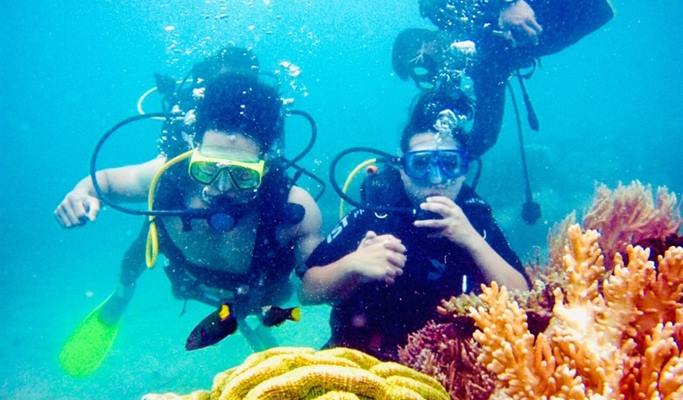 Nha Trang Bay Island Hopping Tour (+ Lunch/Snorkeling)(+ Water Activity Options)