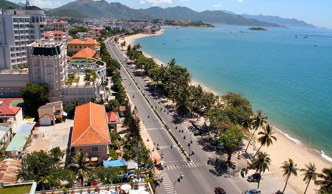Da Lat Lien Khuong Airport / Da Lat City Center ↔ Nha Trang City Center Transfer - Private Taxi (24/7)