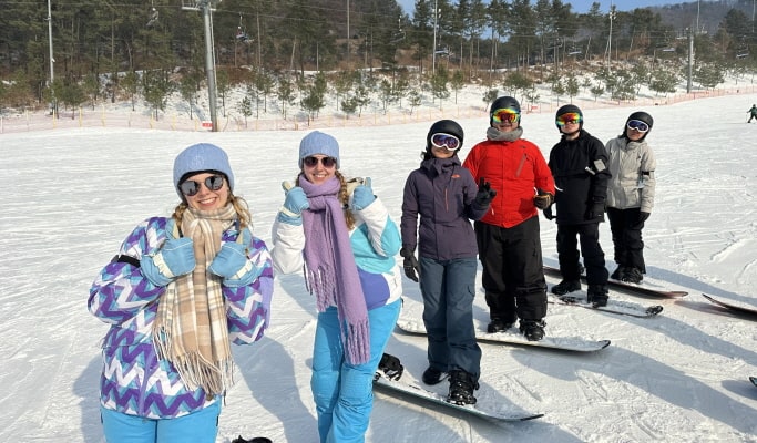 1 Day Ski/Snowboard Tour: Oak Valley Ski Resort
