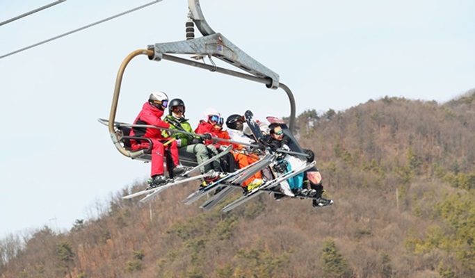Private Ski Lesson + Lift Pass + Equipment/Clothes Rental Package: Oak Valley Ski Resort