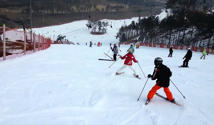 Oak Valley Ski Resort + Sonata of Light 3D Festival 1 Day Tour