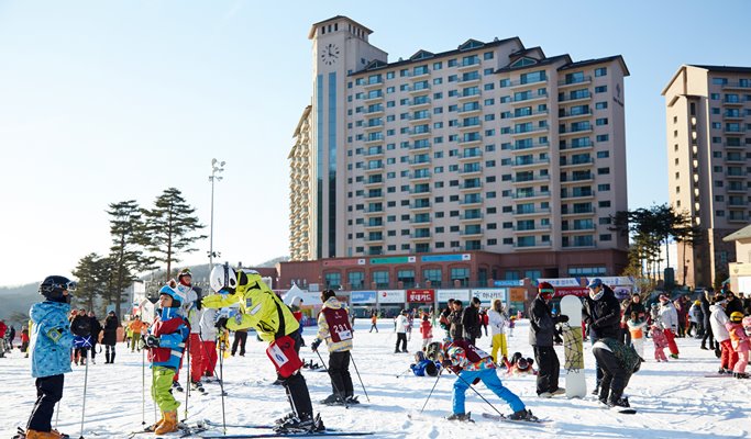 Oak Valley Ski Resort + Sonata of Light 3D Festival 1 Day Tour