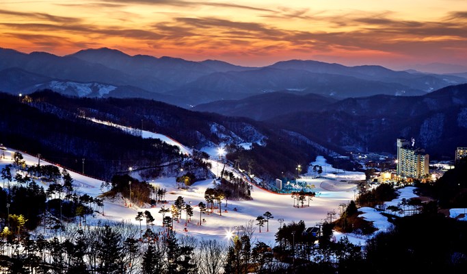 Oak Valley Ski Resort + Sonata of Light 3D Festival 1 Day Tour
