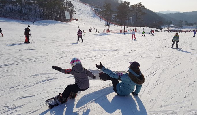 Oak Valley Ski Resort + Sonata of Light 3D Festival 1 Day Tour