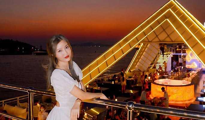 Ocean Sky Pattaya Rooftop Restaurant Buffet Dinner on Oriental Princess  Cruise (+ Cabaret Show)