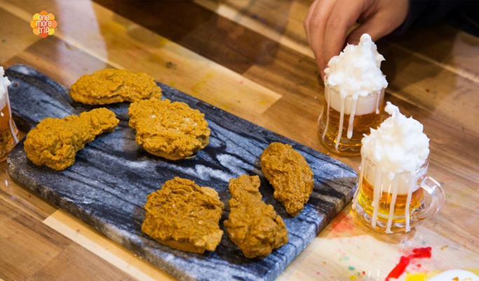 色と香りに酔う、チメク(チキン＆ビール)キャンドル作り