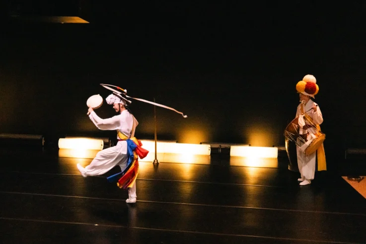 Pertunjukan tradisional Korea di Onggi Concert
