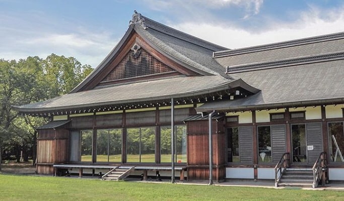 Osaka Castle Private Half Day Tour