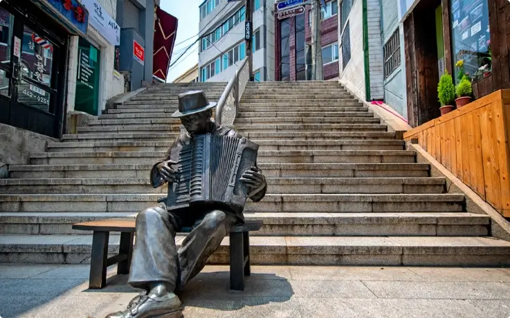 40-Step Culture & Tourism Theme Street in Busan