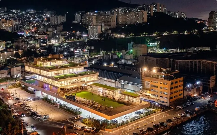 P.ARK Cafe's night views in Busan