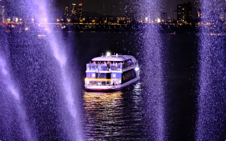 Moonlight Music Cruise on the Yeouido Hangang River at night