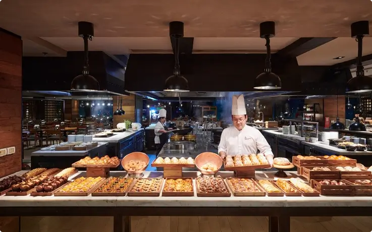 Live cooking station at Goji Kitchen + Bar at Bangkok Marriot Marquis Queen's Park