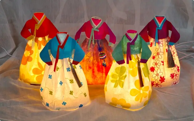 Hanbok lamp made with Hanji in Insadong