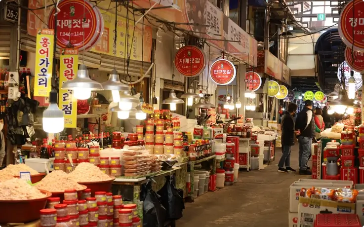 Stalls at Pohang Jukdo Market