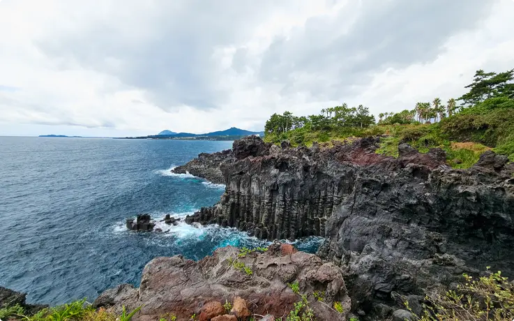 Coastal views from the Jusangjeolli Cliff