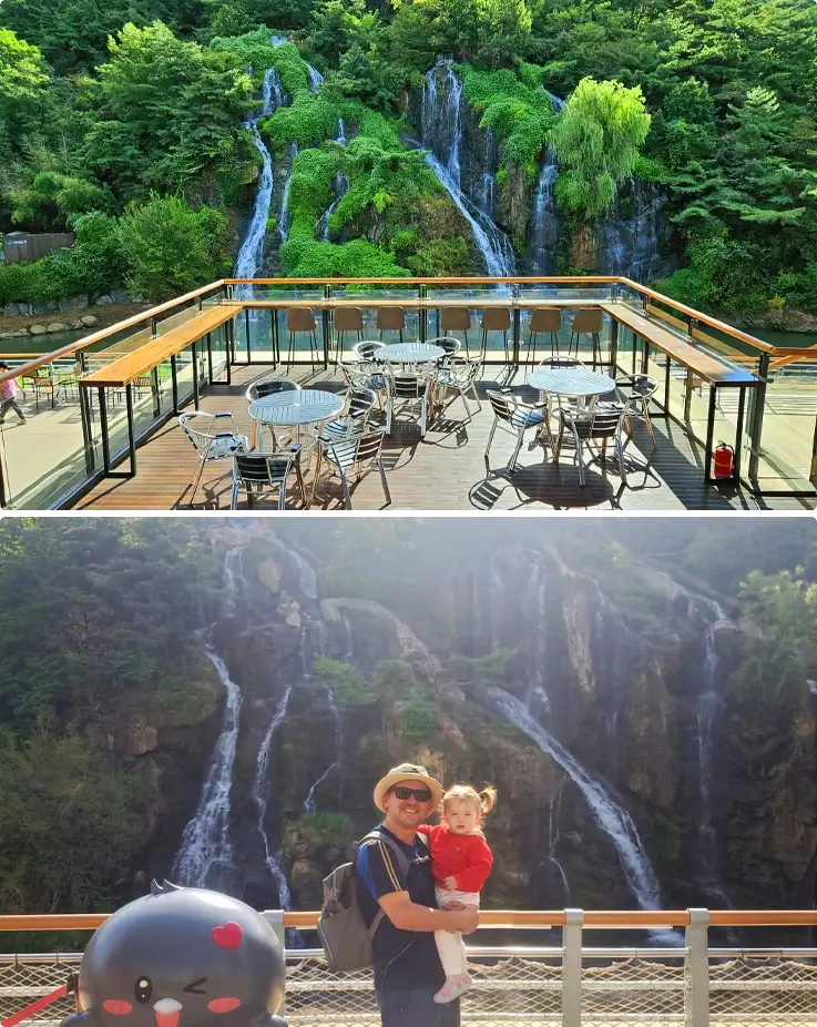 Waterfall at Cafe Pokpo in Seoul