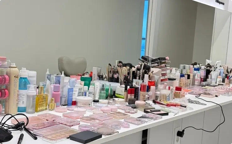 Makeup service at Noir Hair Salon in Busan