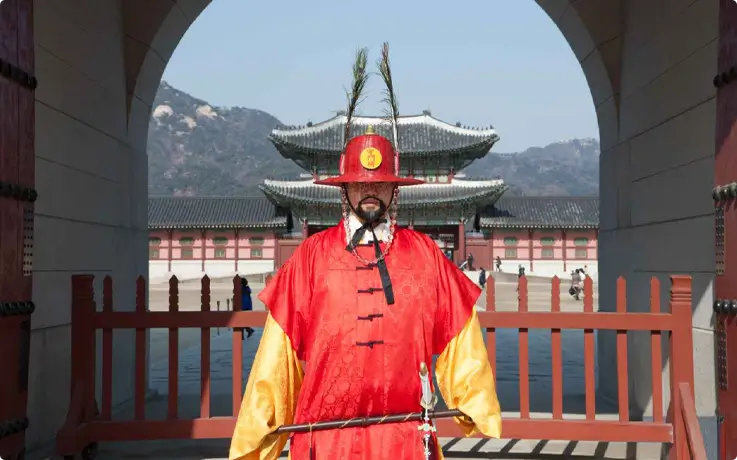 Royal guard in front of Gyeongbokgung Palace