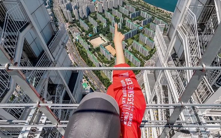 Visitor on the Sky Bridge at Lotte World Tower in Seoul