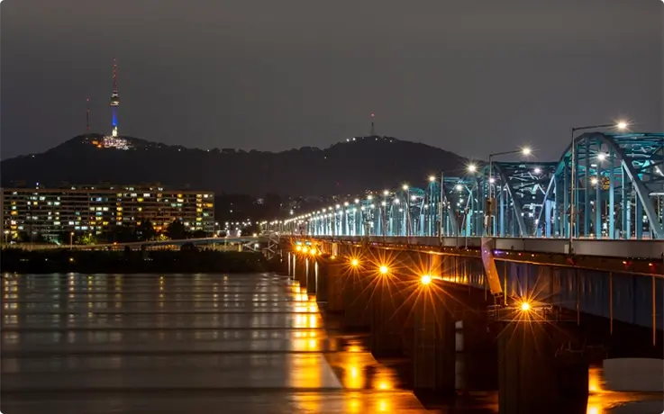 Night views of Dongjak Bridge