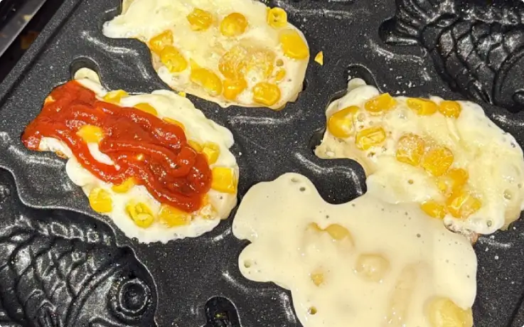 Bungeoppang Batter with Various Fillings and Toppings in the Mold