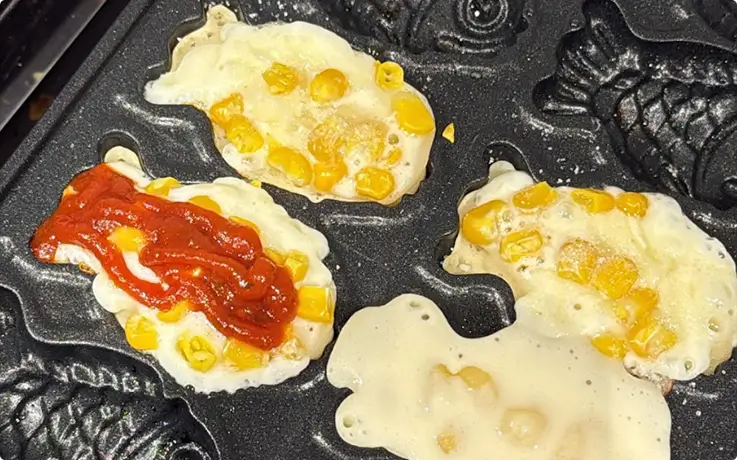 Bungeoppang Batter with Various Fillings and Toppings in the Mold