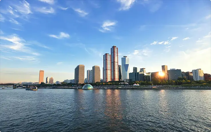 Seoul city view with the Hangang River from the Hi! Seoul Cruise in Yeouido