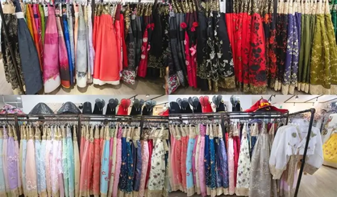 Hanbok Rental near Gyeongbokgung Palace (+ Free Accessories/ Outdoor Photoshoot option)