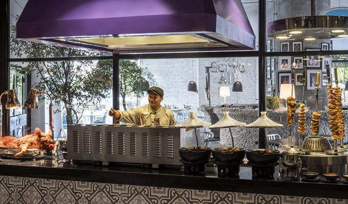 Pattaya Hard Rock Hotel BBQ Dinner Buffet at Starz Diner (+ Foam party option)