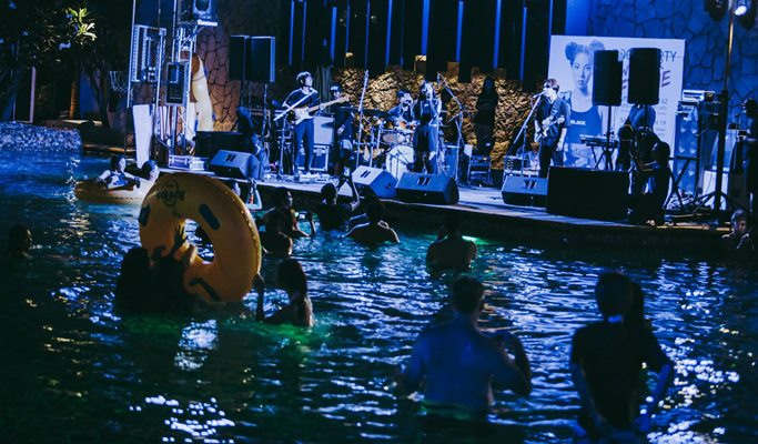 Pattaya Hard Rock Hotel BBQ Dinner Buffet at Starz Diner (+ Foam party option)