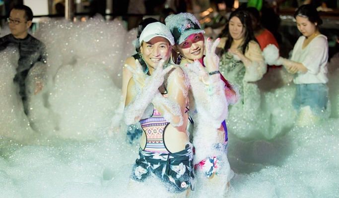 Pattaya Hard Rock Hotel BBQ Dinner Buffet at Starz Diner (+ Foam party option)