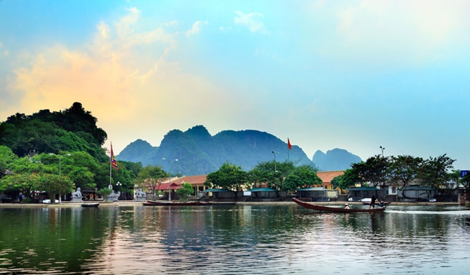 Perfume Pagoda 1 Day Tour (+transfer/lunch) - from Hanoi