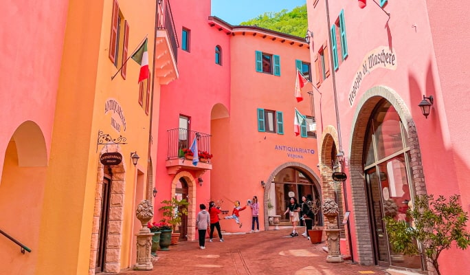 Nami Island + Eobi Ice Valley Tour (+ Garden of Morning Calm/ Rail Bike/ Petite France/ Alpaca World options)