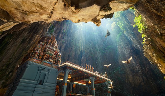 Royal Selangor Pewter Factory + Jadi Batek Gallery + Batu Caves Private Half Day Tour - from Kuala Lumpur