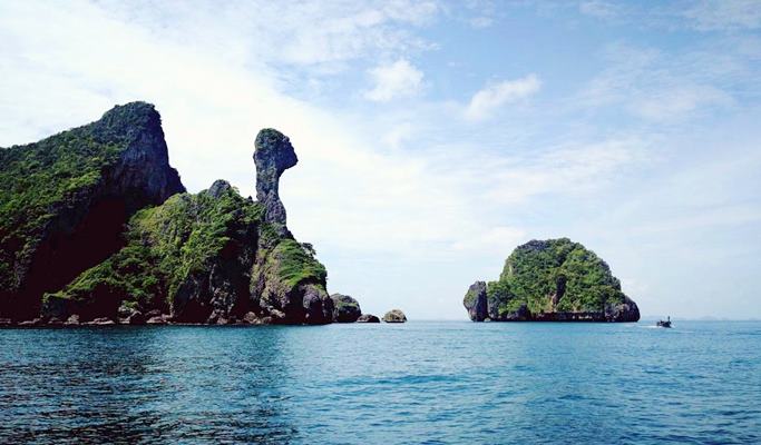 Phi Phi Islands & Krabi 4 Islands Early Bird Tour by Speedboat (+Thai Lunch/Snorkeling) - from Krabi