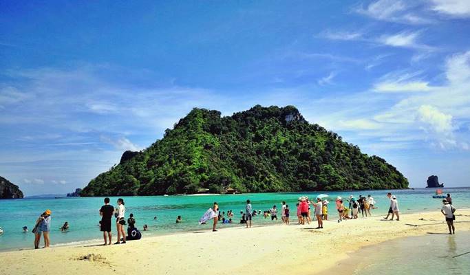 Phi Phi Islands & Krabi 4 Islands Early Bird Tour by Speedboat (+Thai Lunch/Snorkeling) - from Krabi