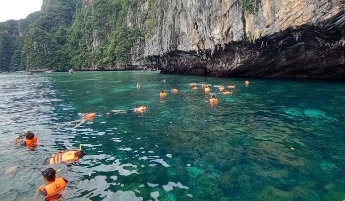 Phi Phi Islands 1 Day Tour by Speedboat (+Lunch/Snorkeling) - From Krabi (+ Hotel Transfer option)