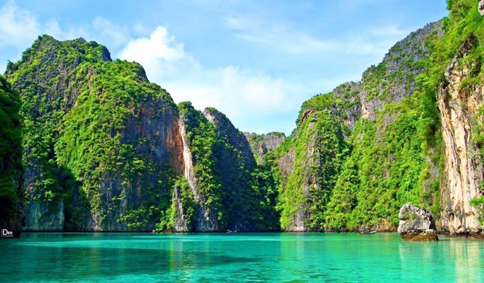 Phi Phi Islands 1 Day Join-in Tour by Long-tail Boat (+Lunch/Snorkeling) - from Koh Phi Phi Don Island