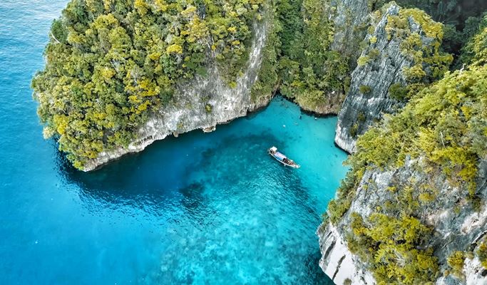 Phi Phi Islands Private Tour (+ Snorkeling) (+ Lunch option) by Long-tail Boat - from Phi Phi Don (Full Day / Half Day)